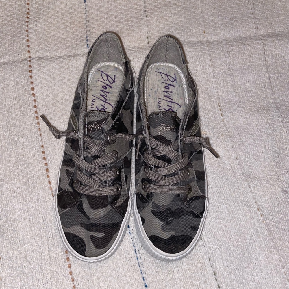 Blowfish camo shoes